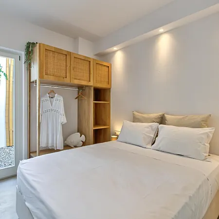 Silver Petra Apartment